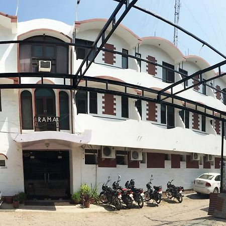 OYO 7128 Hotel Rama Karnāl Exterior foto